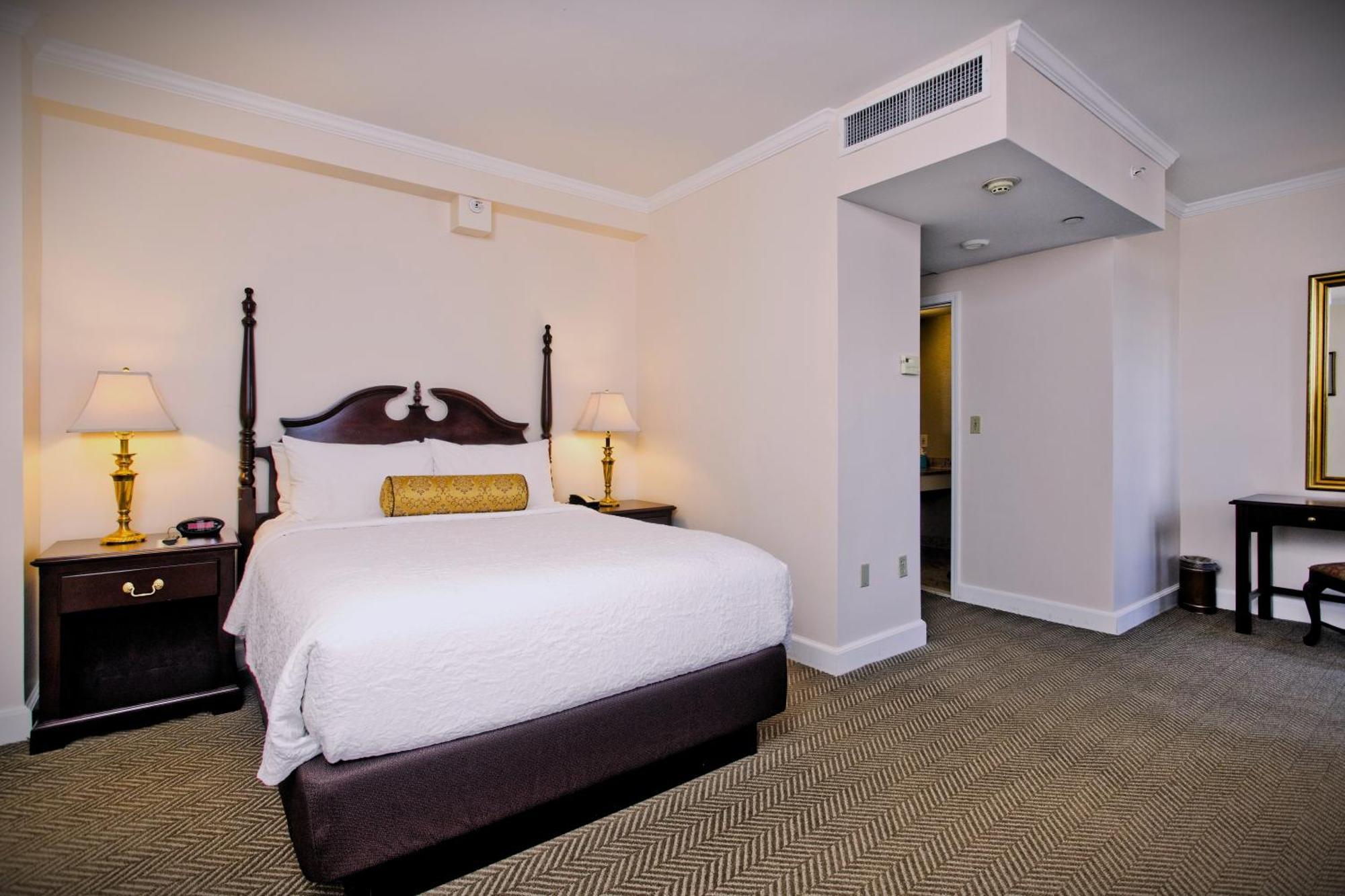 The Hotel Нортгемптон Номер фото